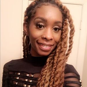 Meet your Posher, Elise